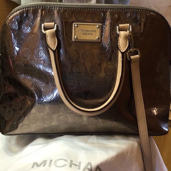 Almost new only a few uses with original bag - Picture 4 of 9